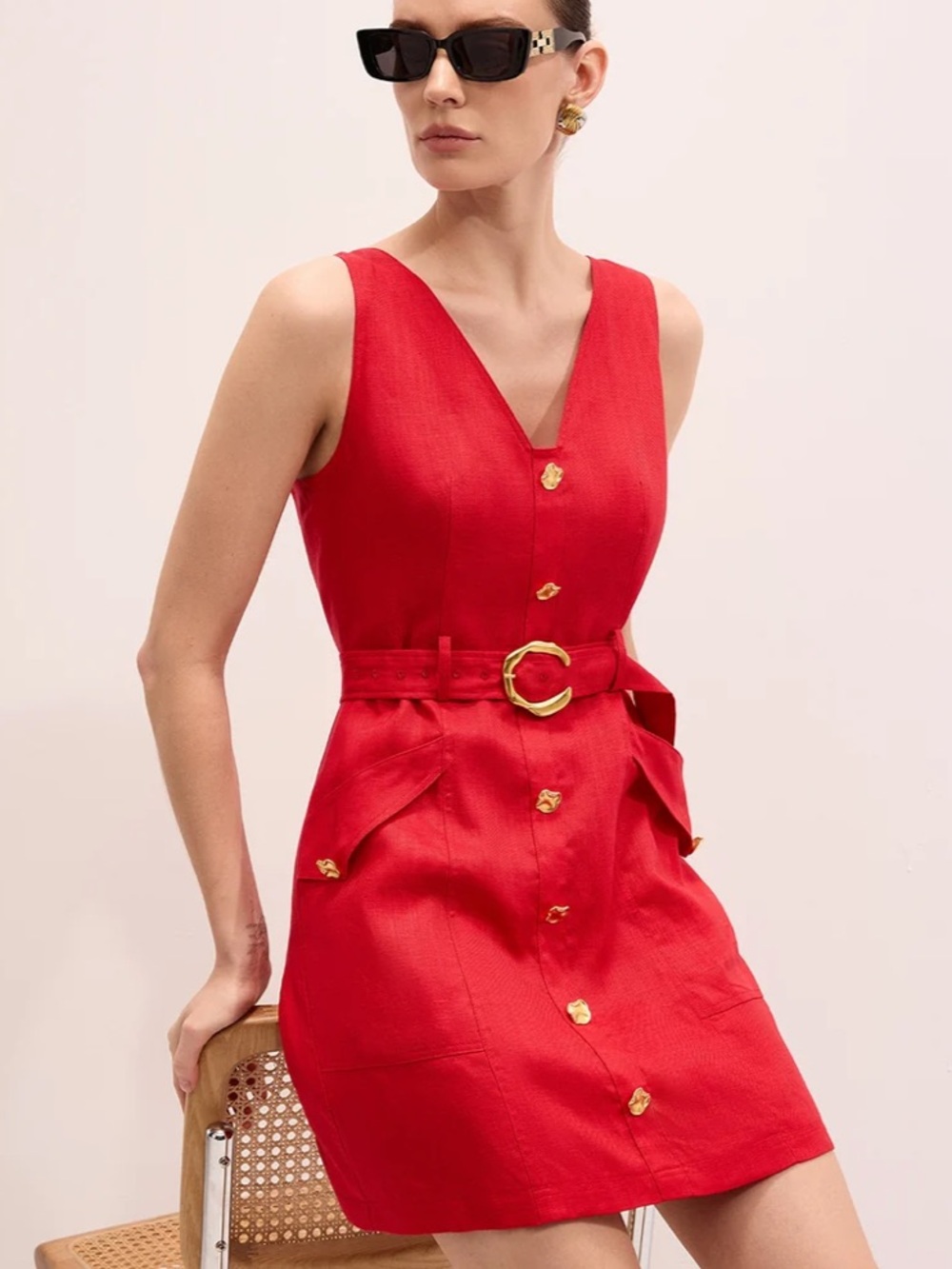 COMMENSE Red Sleeveless Belted Mini Dress with Gold Accents